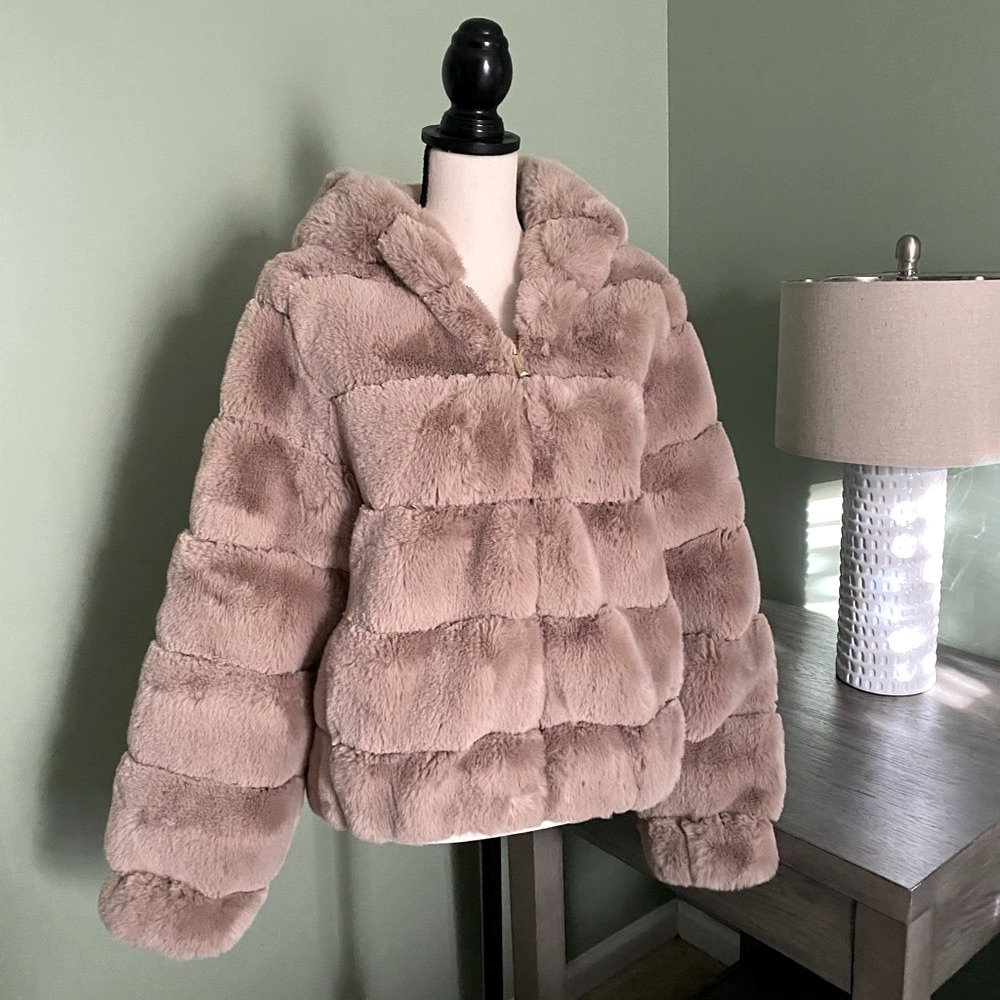 BCBG MAX AZRIA faux fur coat - M